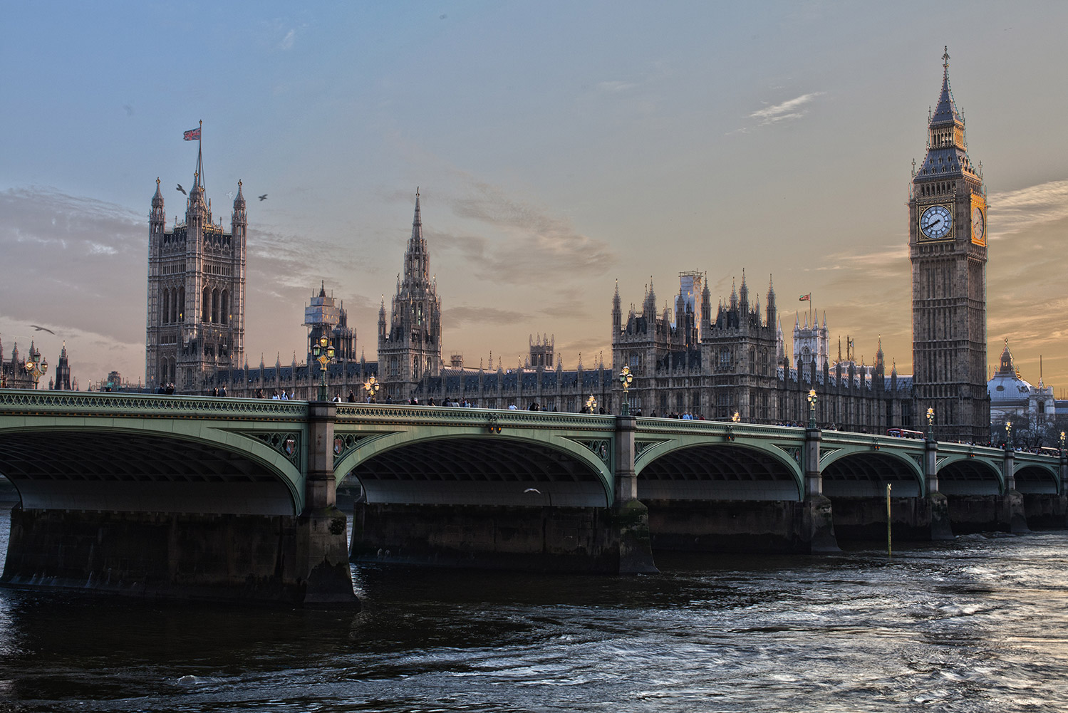 london-1499×1001